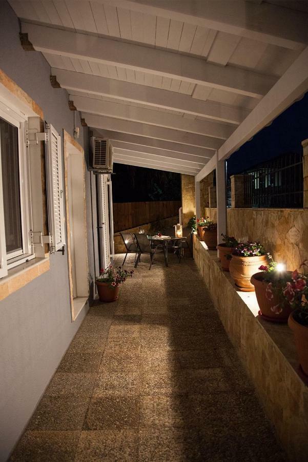 La Casa D'Estate Villa Lakithra ภายนอก รูปภาพ